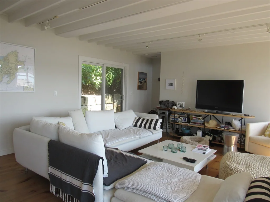 2 bed, 2 bath apartment for rent at 39 River Rd Unit -, Little Neck — photo 6 of 20