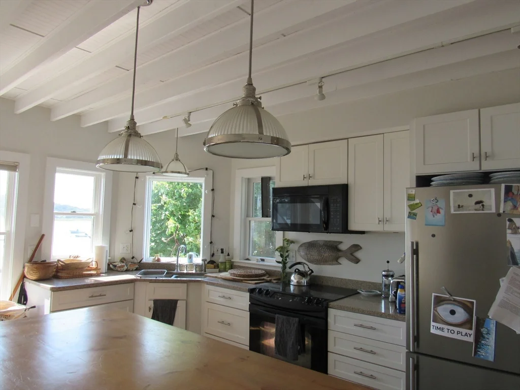 2 bed, 2 bath apartment for rent at 39 River Rd Unit -, Little Neck — photo 4 of 20