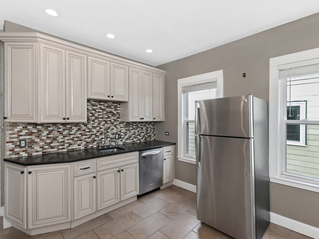 2 bed, 1 bath apartment for rent at 39 Rosemont Unit 3, Dorchester — photo 8 of 16