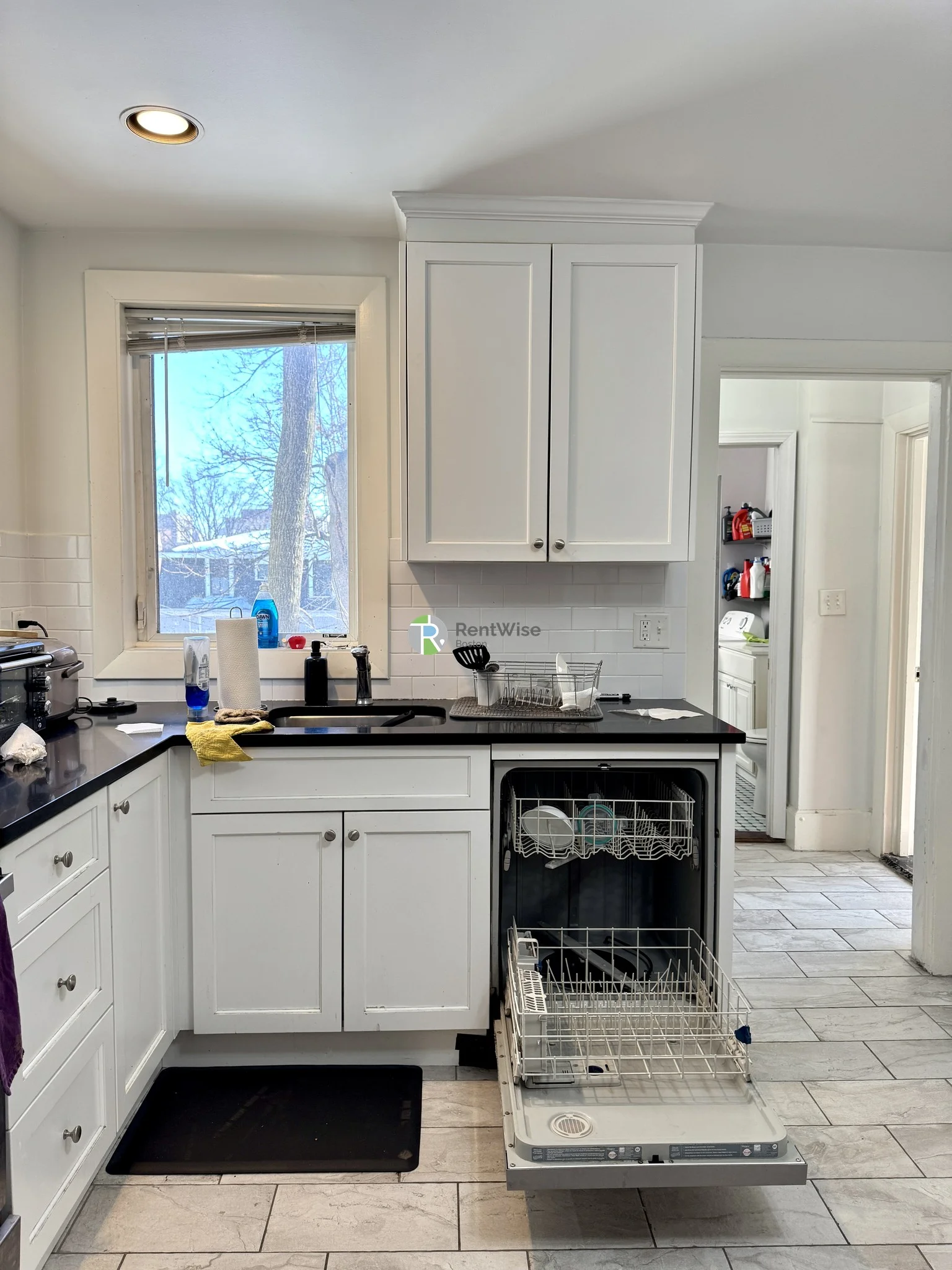 4 bed, 2 bath apartment for rent at 39 Saint Paul St Unit 2, Coolidge Corner — photo 6 of 22