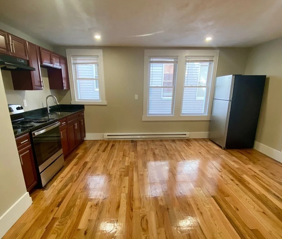 3 bed, 1 bath apartment for rent at 39 Salem St Unit 1, Salem