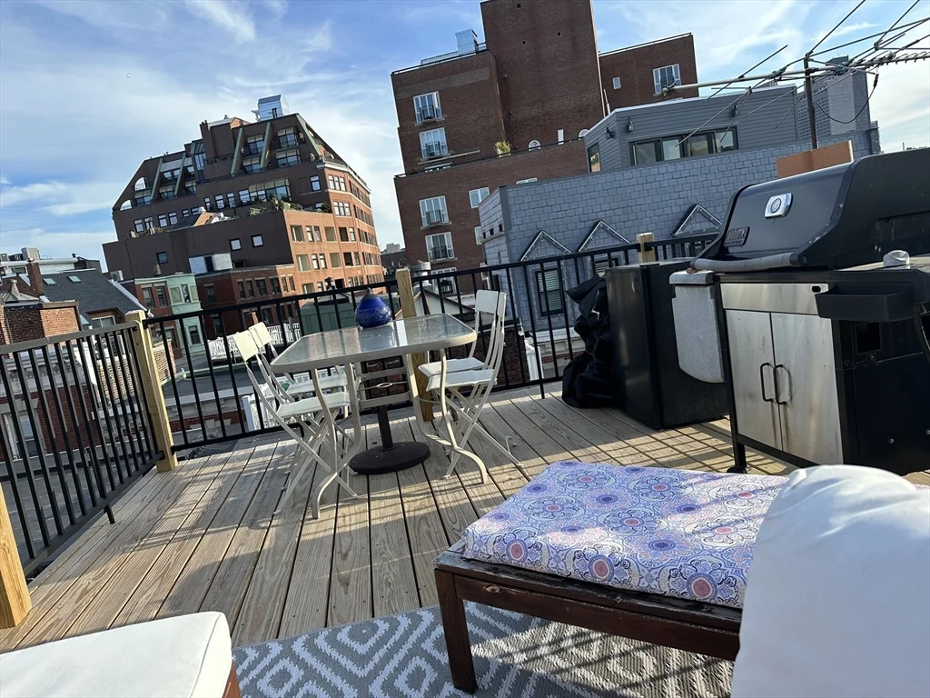 1 bed, 1 bath apartment for rent at 39 Salutation St Unit 4A, North End