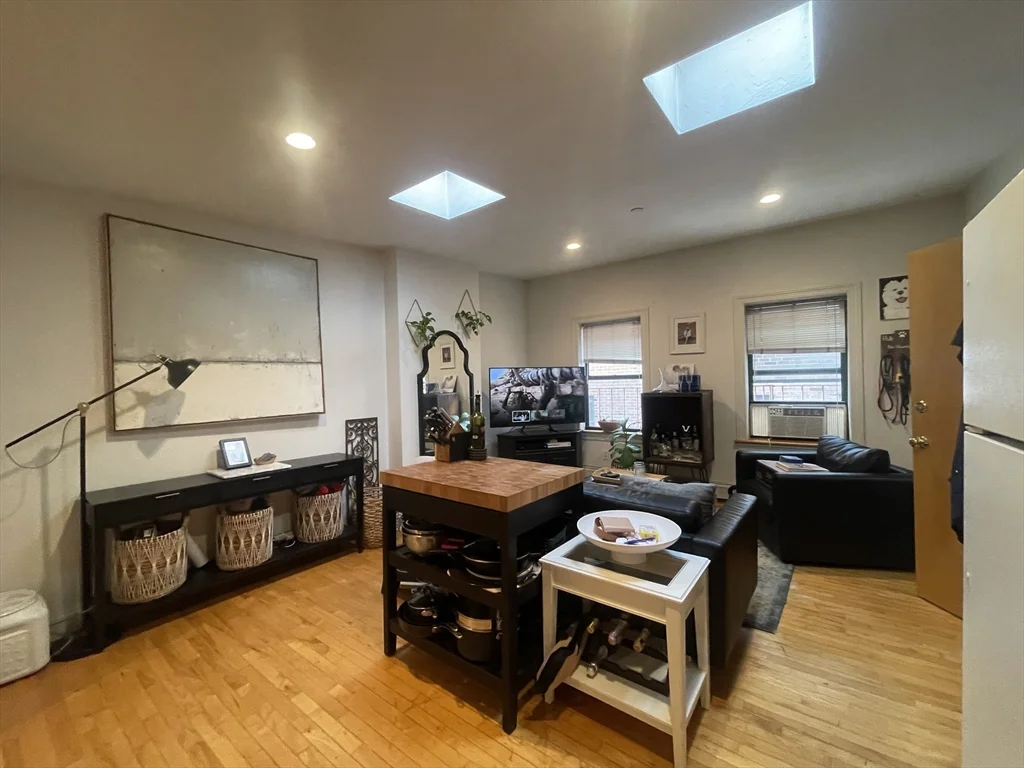 1 bed, 1 bath apartment for rent at 39 Salutation St Unit 4A, North End — photo 4 of 6