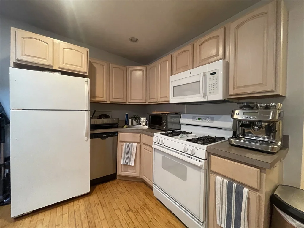 1 bed, 1 bath apartment for rent at 39 Salutation St Unit 4A, North End — photo 3 of 6