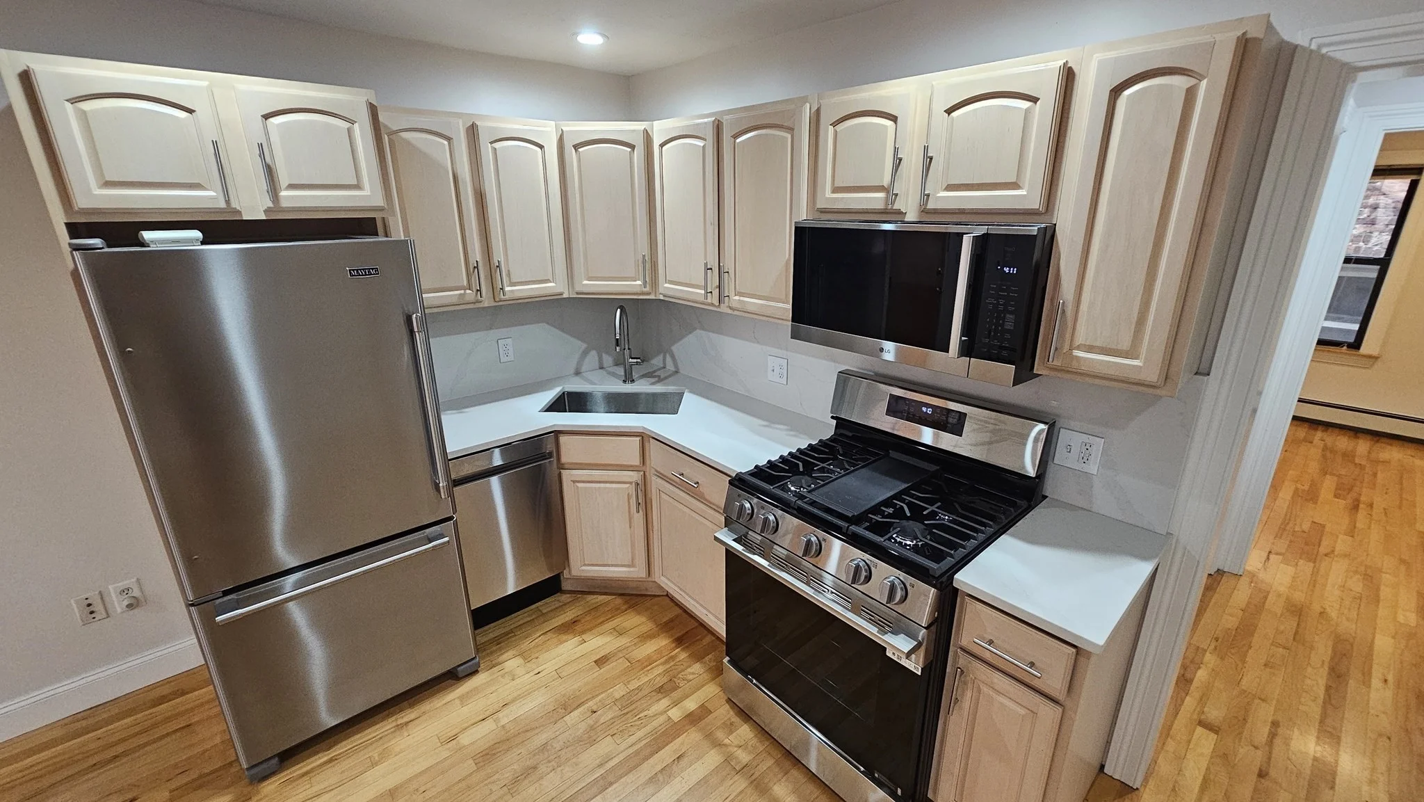 1 bed, 1 bath apartment for rent at 39 Salutation Unit 33, North End — photo 4 of 12
