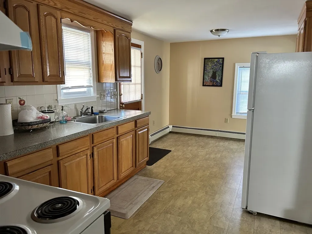 1 bed, 1 bath apartment for rent at 39 School St Unit 1, Milford — photo 6 of 10