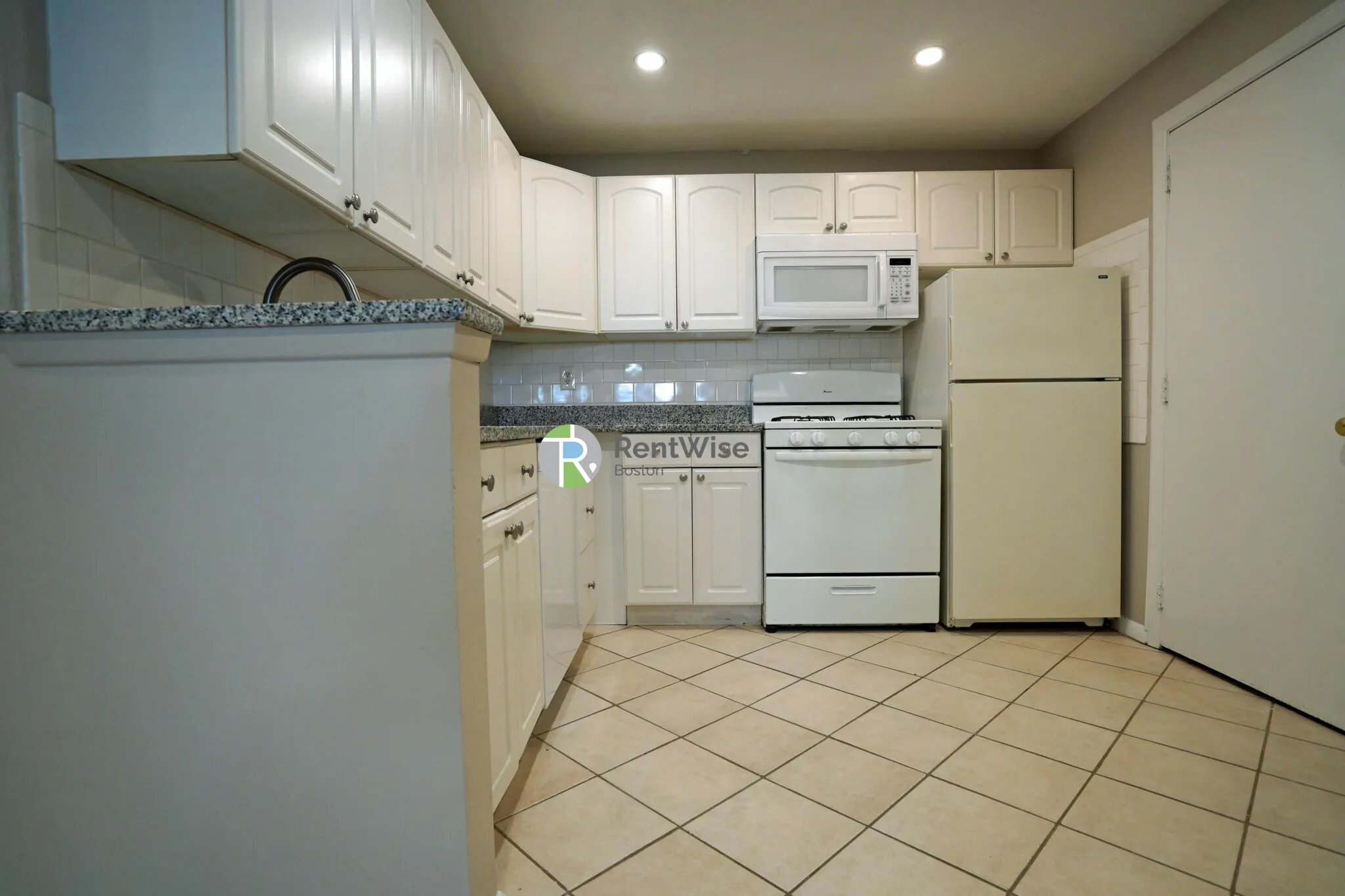 2 bed, 1 bath apartment for rent at 39 Shepard St Unit 6, Brighton — photo 6 of 17