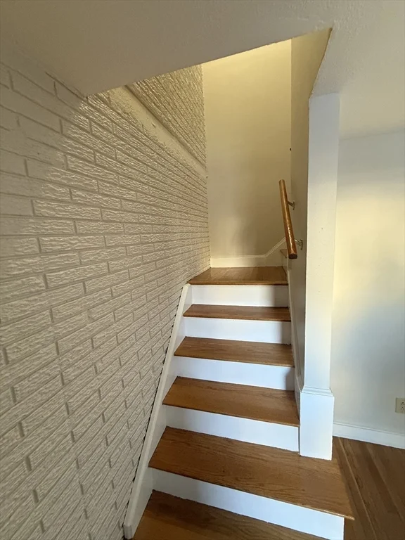 3 bed, 1 bath apartment for rent at 39 Silvia Ct Unit 39, Hyde Park — photo 5 of 20