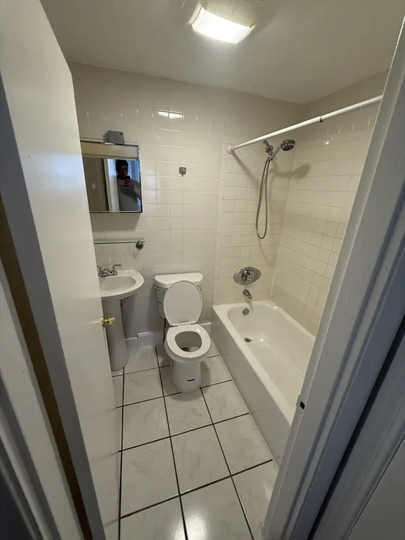 3 bed, 1 bath apartment for rent at 39 Silvia Ct Unit 39, Hyde Park — photo 9 of 20