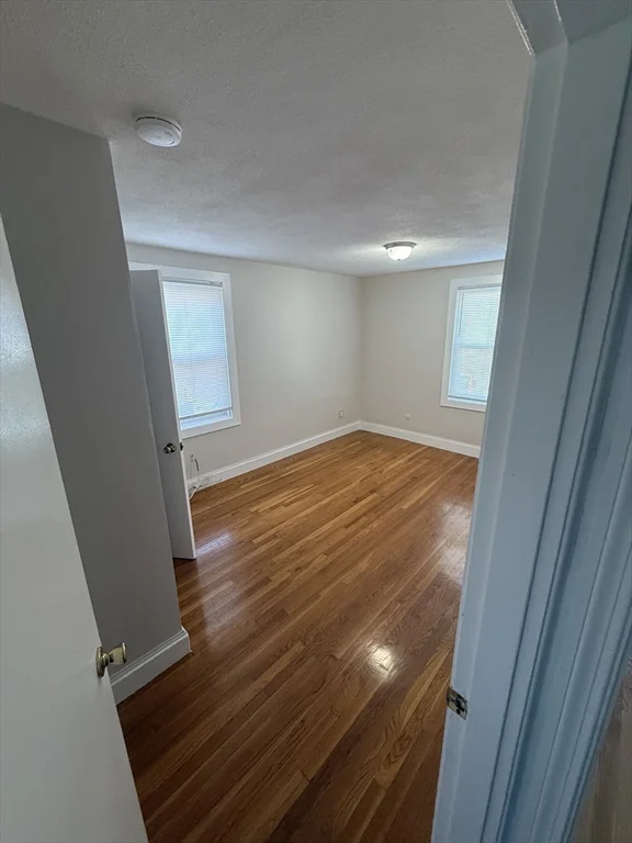 3 bed, 1 bath apartment for rent at 39 Silvia Ct Unit 39, Hyde Park — photo 6 of 20