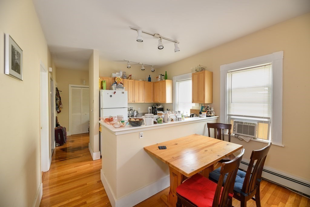 2 bed, 1 bath apartment for rent at 39 Skehan Unit 3, Ward Two — photo 2 of 8