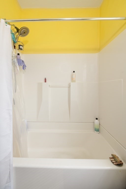 2 bed, 1 bath apartment for rent at 39 Skehan Unit 3, Ward Two — photo 6 of 8