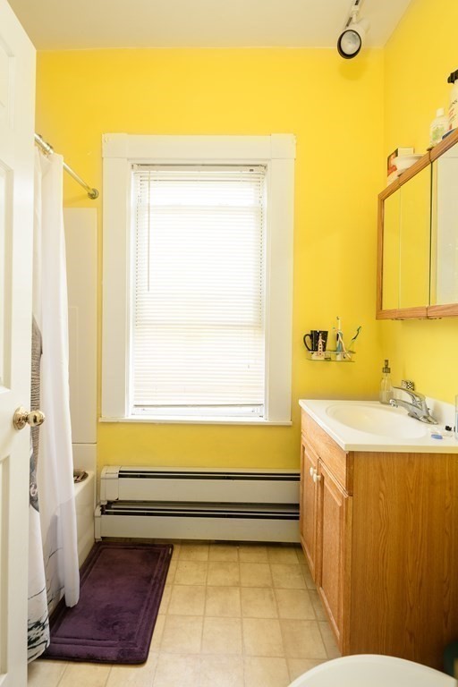 2 bed, 1 bath apartment for rent at 39 Skehan Unit 3, Ward Two — photo 5 of 8