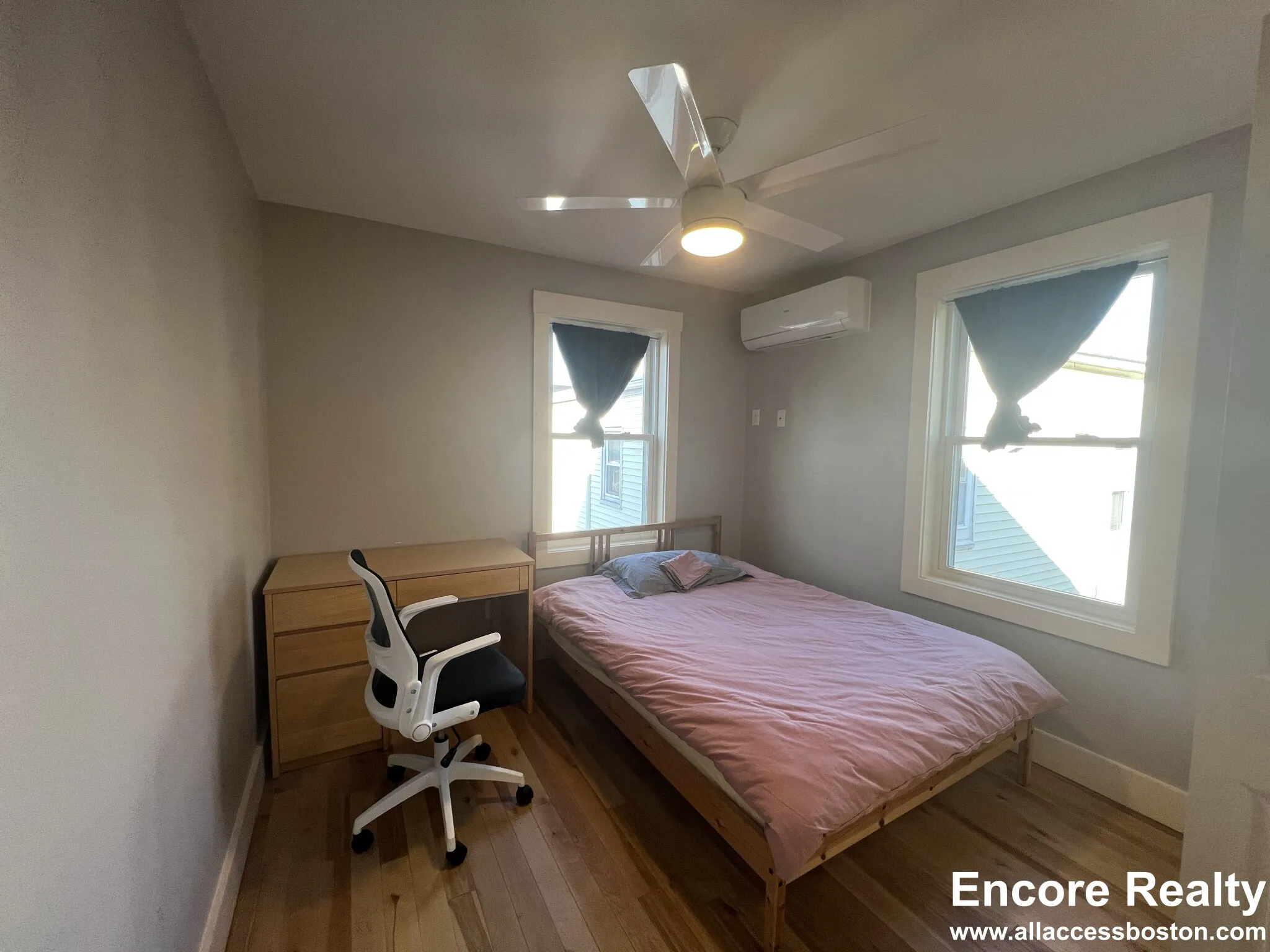 4 bed, 2.5 bath apartment for rent at 39 Snow St Unit 1, Brighton — photo 13 of 26