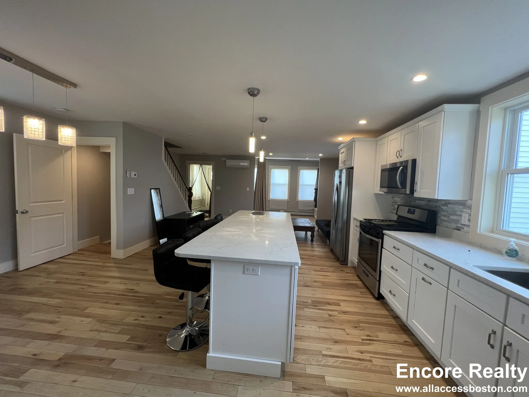 4 bed, 2.5 bath apartment for rent at 39 Snow St Unit 1, Brighton — photo 6 of 26