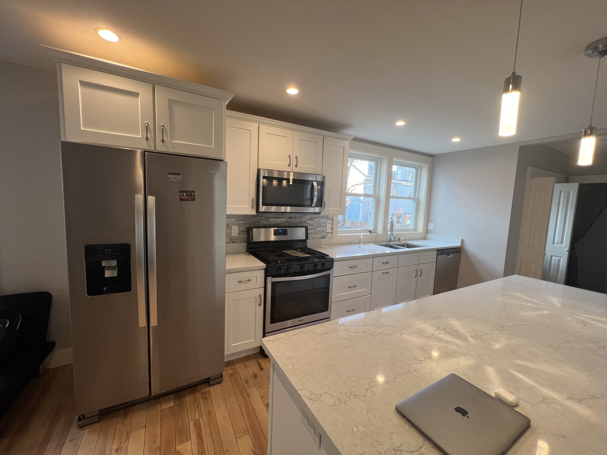 4 bed, 2.5 bath apartment for rent at 39 Snow St Unit 3R, Brighton — photo 4 of 35