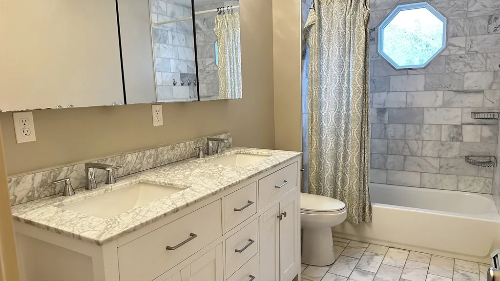 3 bed, 2.5 bath apartment for rent at 39 Snow St Unit Single, Brighton — photo 12 of 28