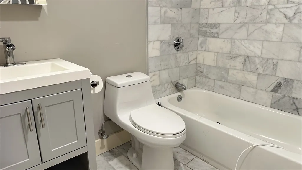 3 bed, 2.5 bath apartment for rent at 39 Snow St Unit Single, Brighton — photo 14 of 28