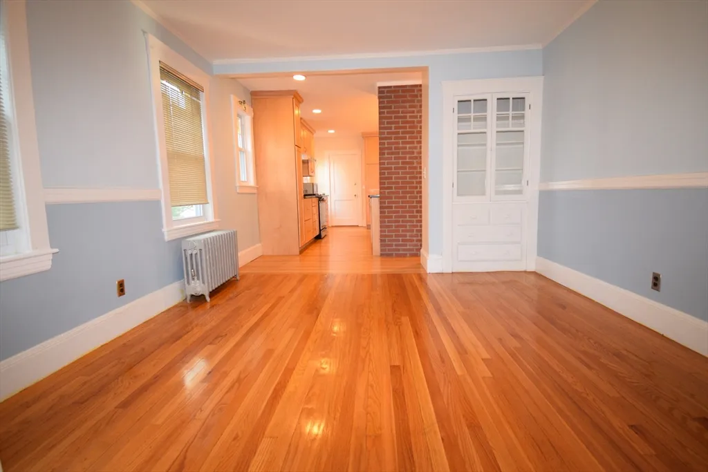 2 bed, 1 bath apartment for rent at 39 South Normandy Ave Unit 1, Cambridge Highlands — photo 3 of 19