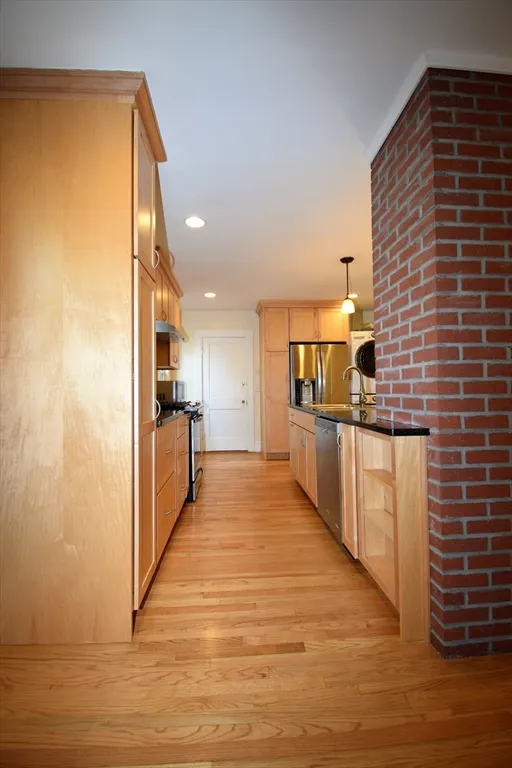 2 bed, 1 bath apartment for rent at 39 South Normandy Ave Unit 1, Cambridge Highlands — photo 5 of 19