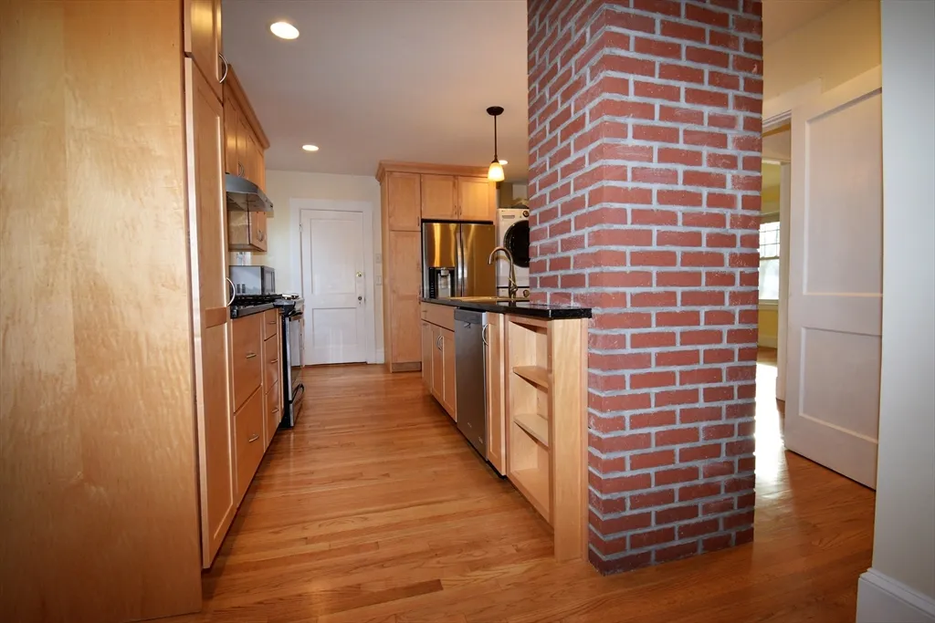 2 bed, 1 bath apartment for rent at 39 South Normandy Ave Unit 1, Cambridge Highlands — photo 6 of 19