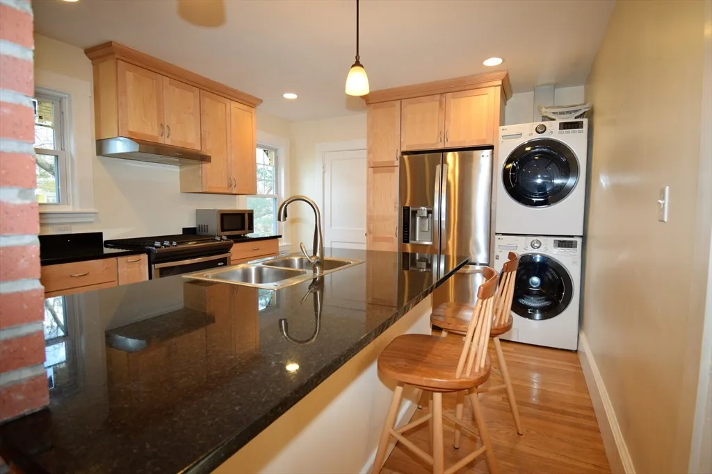 2 bed, 1 bath apartment for rent at 39 South Normandy Ave Unit 1, Cambridge Highlands — photo 9 of 19