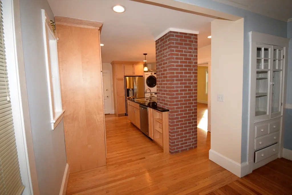 2 bed, 1 bath apartment for rent at 39 South Normandy Ave Unit 1, Cambridge Highlands — photo 7 of 19
