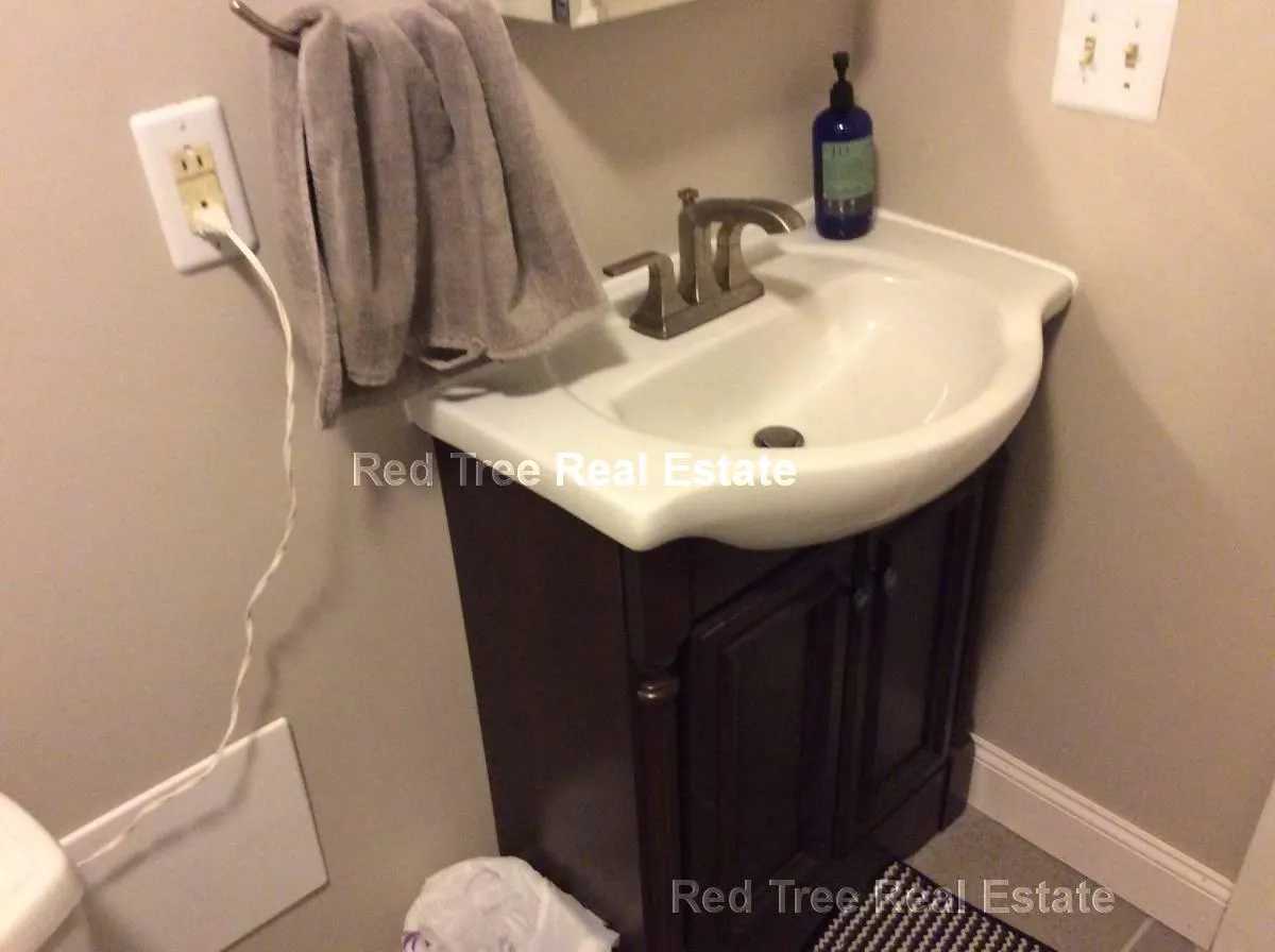 2.5 bed, 1 bath apartment for rent at 39 South St Unit 4, Brighton — photo 24 of 41