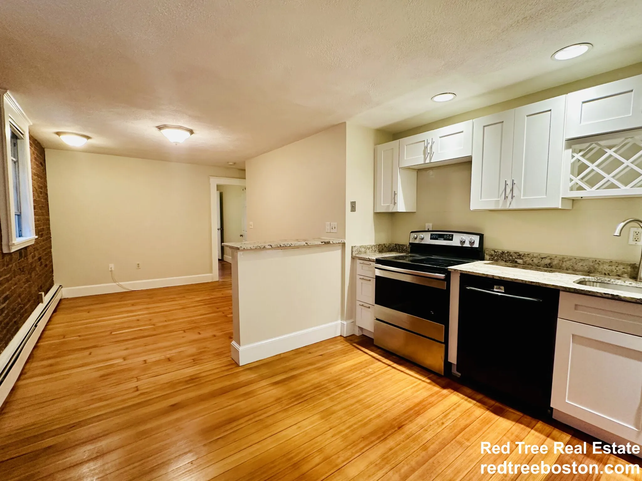 2.5 bed, 1 bath apartment for rent at 39 South St Unit 4, Brighton — photo 2 of 41