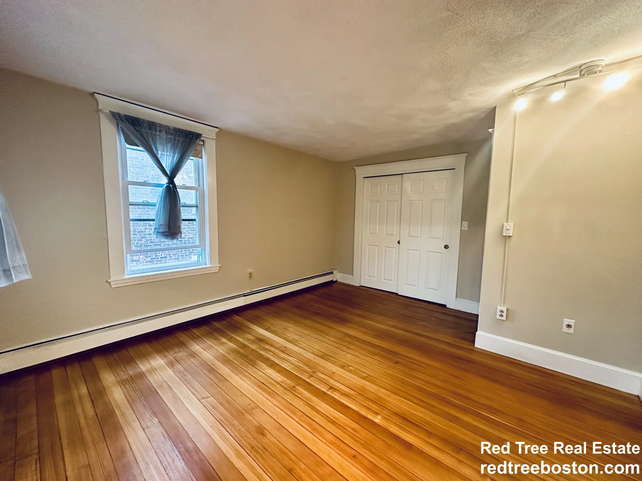 2.5 bed, 1 bath apartment for rent at 39 South St Unit 4, Brighton — photo 10 of 41