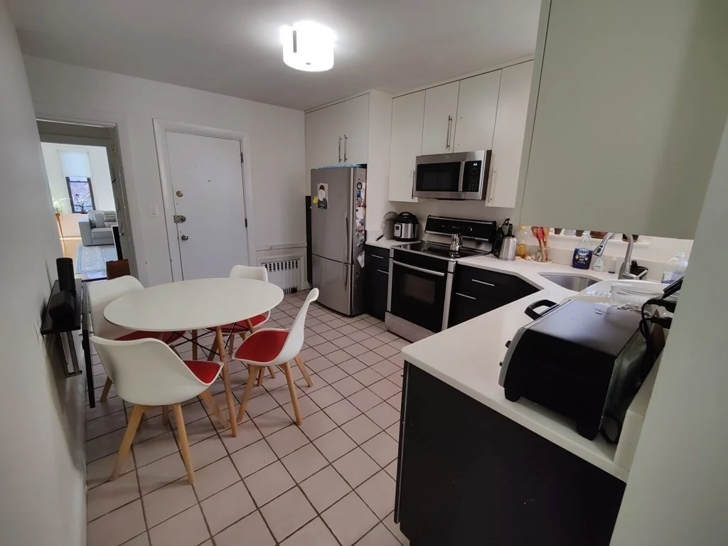 3 bed, 2 bath apartment for rent at 39 St Paul St Unit 3, Brookline — photo 11 of 18