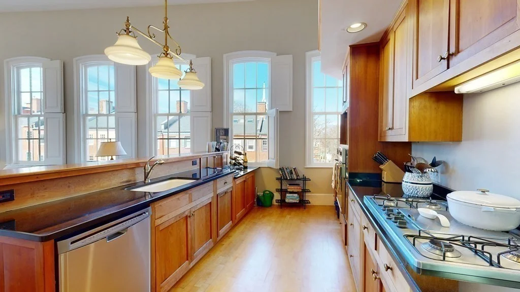 2 bed, 2 bath apartment for rent at 39 State St Unit 4, Newburyport — photo 5 of 41