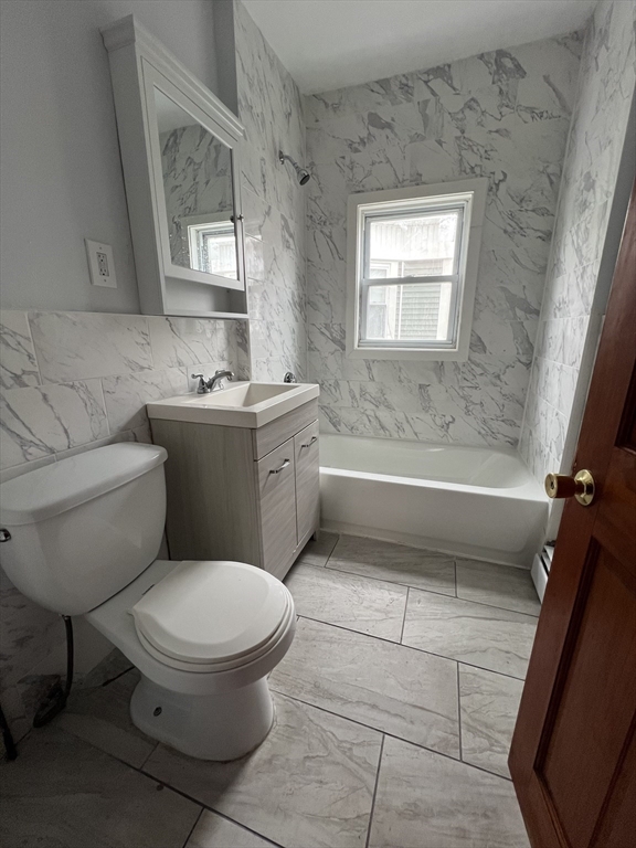 3 bed, 1 bath apartment for rent at 39 Stellman Rd Unit 3, Roslindale — photo 4 of 7