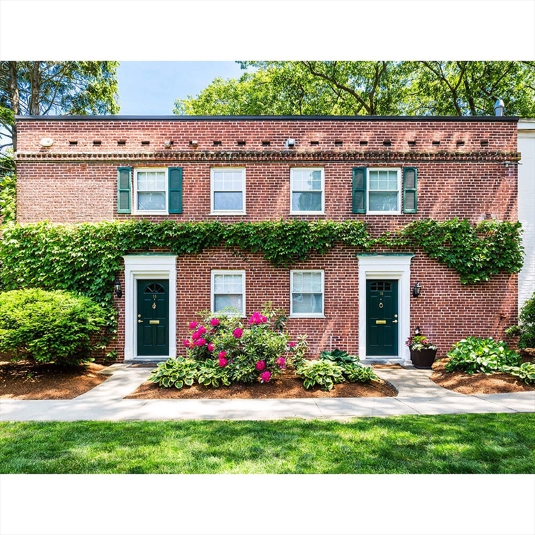 1 bed, 1 bath apartment for rent at 39 Thornton Rd Unit 39, Chestnut Hill — photo 1 of 9