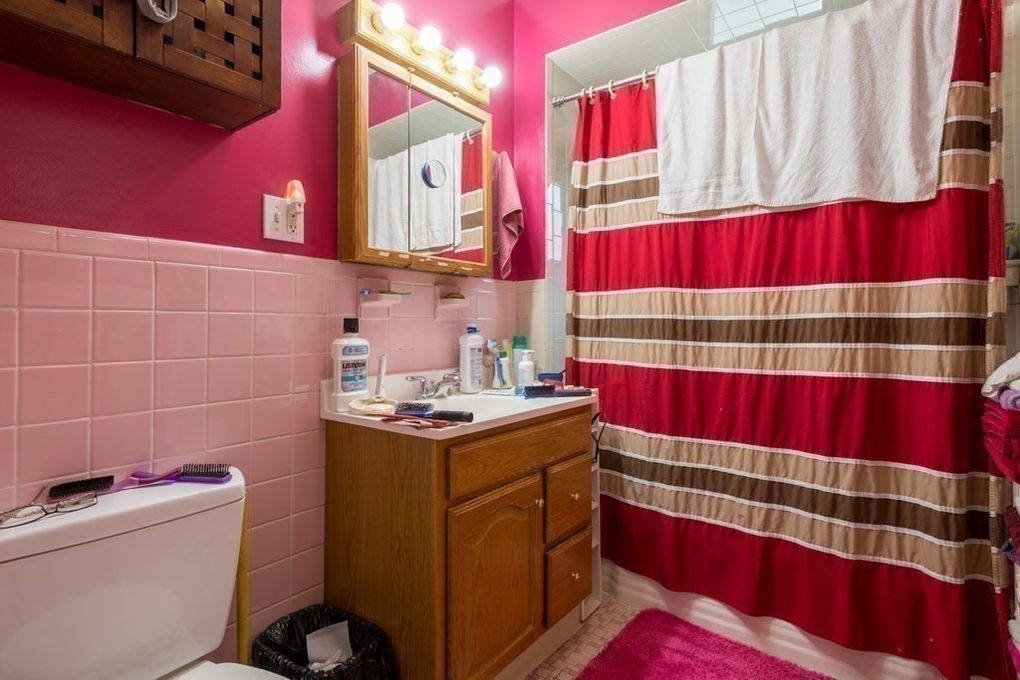 2 bed, 1 bath apartment for rent at 39 Thurston St Unit 3, Winter Hill — photo 8 of 9