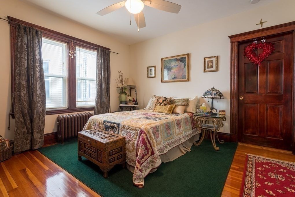 2 bed, 1 bath apartment for rent at 39 Thurston St Unit 3, Winter Hill — photo 5 of 9