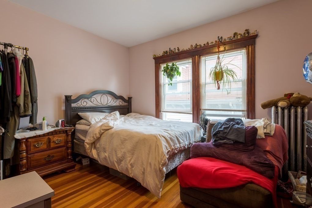 2 bed, 1 bath apartment for rent at 39 Thurston St Unit 3, Winter Hill — photo 6 of 9