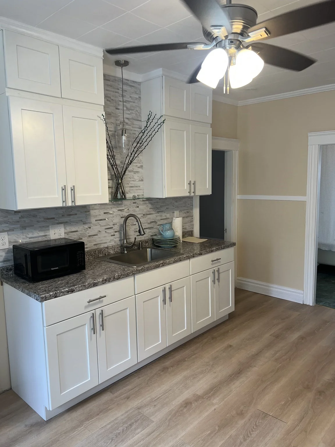 3 bed, 1 bath apartment for rent at 39 Tower St Unit 1, Worcester — photo 6 of 10