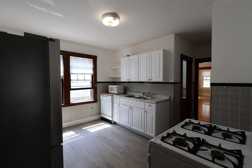 2 bed, 1 bath apartment for rent at 39 Trowbridge Unit 1, East Arlington — photo 12 of 13