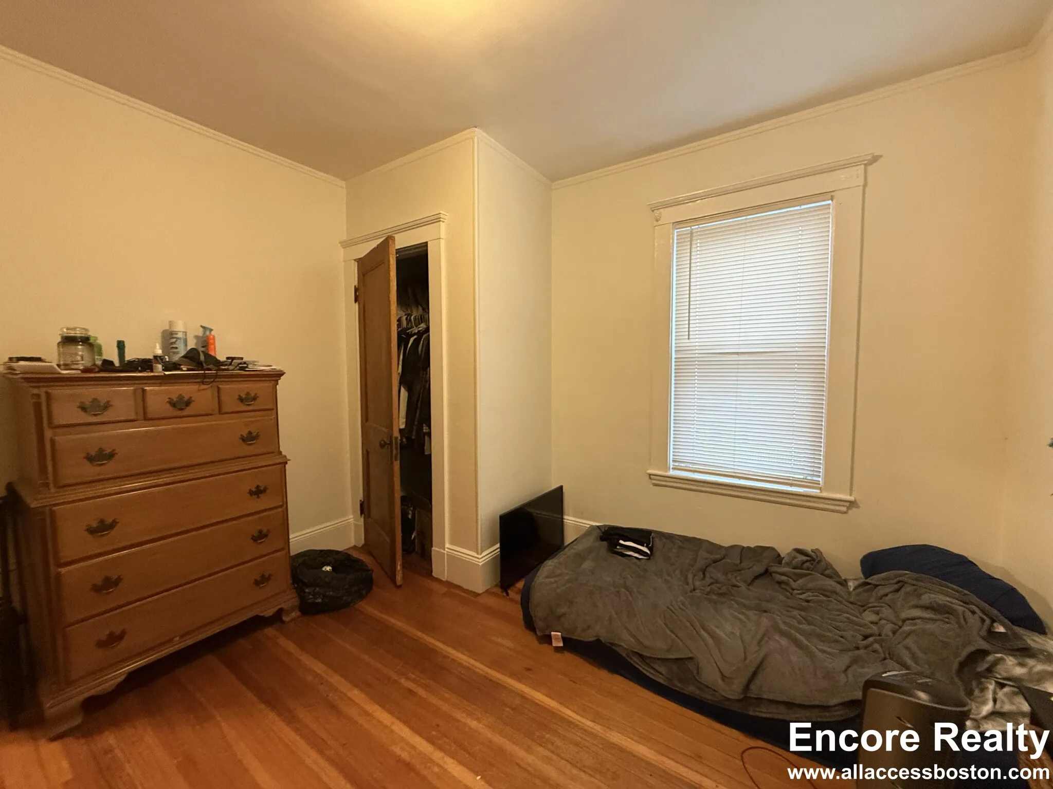 3 bed, 1 bath apartment for rent at 39 Turner St Unit 03, Oak Square — photo 15 of 18