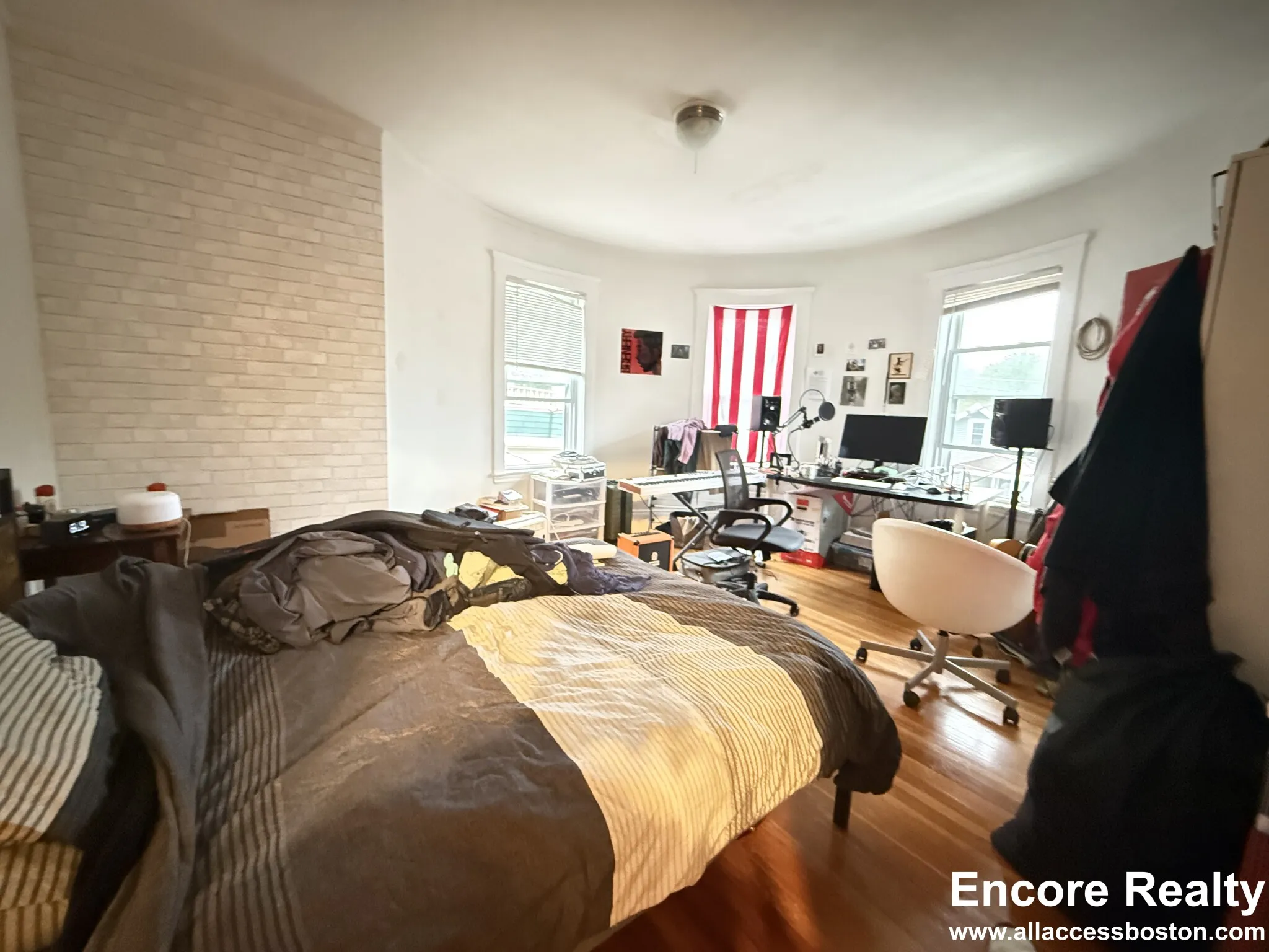 3 bed, 1 bath apartment for rent at 39 Turner St Unit 03, Oak Square — photo 11 of 18