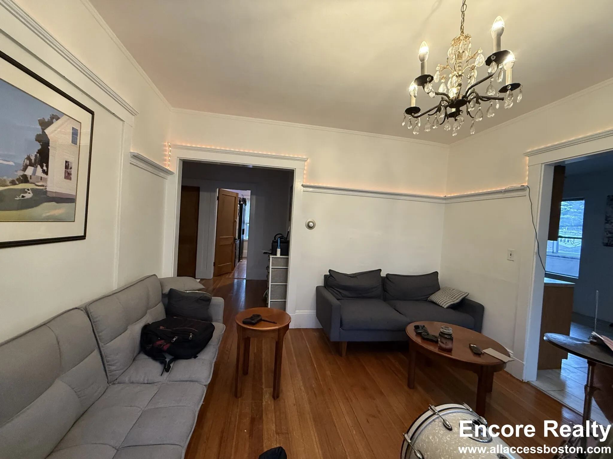 3 bed, 1 bath apartment for rent at 39 Turner St Unit 03, Oak Square — photo 3 of 18