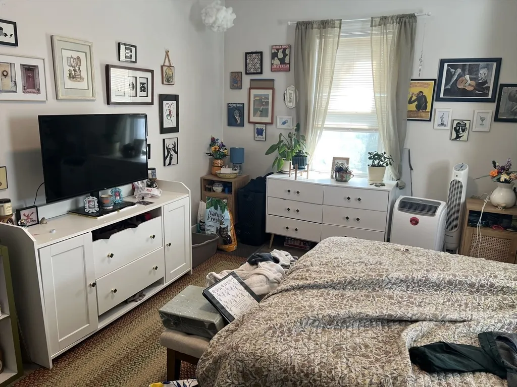 3 bed, 1 bath apartment for rent at 39 Union St Unit 3, Brighton — photo 6 of 13