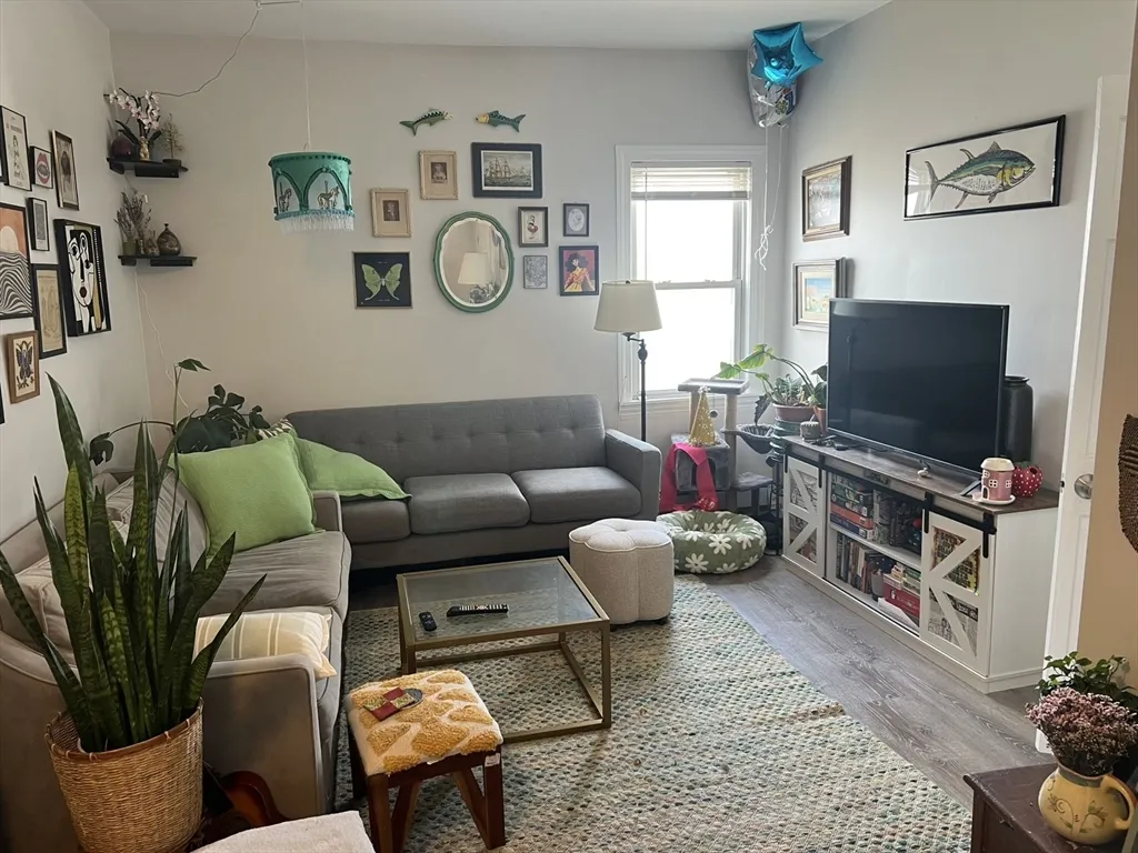 3 bed, 1 bath apartment for rent at 39 Union St Unit 3, Brighton