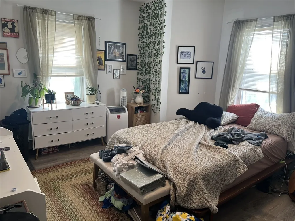 3 bed, 1 bath apartment for rent at 39 Union St Unit 3, Brighton — photo 7 of 13