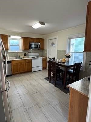 3 bed, 1 bath apartment for rent at 39 W L St, Lowell — photo 13 of 13