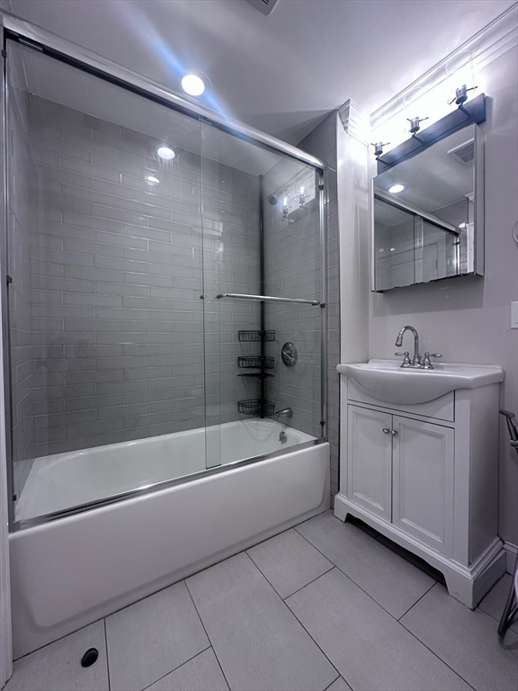 3 bed, 1 bath apartment for rent at 39 West Walnut Park Unit 2, Roxbury — photo 5 of 13