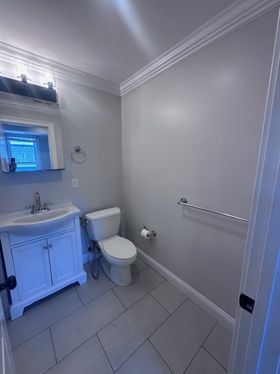 3 bed, 1 bath apartment for rent at 39 West Walnut Park Unit 2, Roxbury — photo 7 of 13