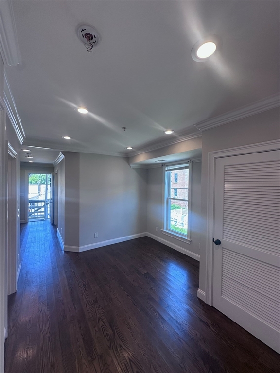 3 bed, 1 bath apartment for rent at 39 West Walnut Park Unit 2, Roxbury — photo 4 of 13