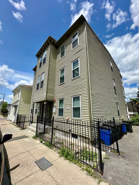 3 bed, 1 bath apartment for rent at 39 West Walnut Park Unit 2, Roxbury — photo 13 of 13